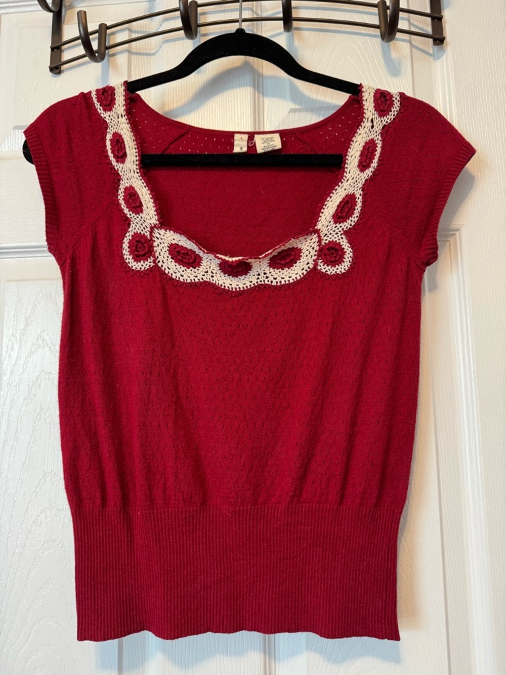 Red Scoop Neck Crochet Trim sweater Top - Women M